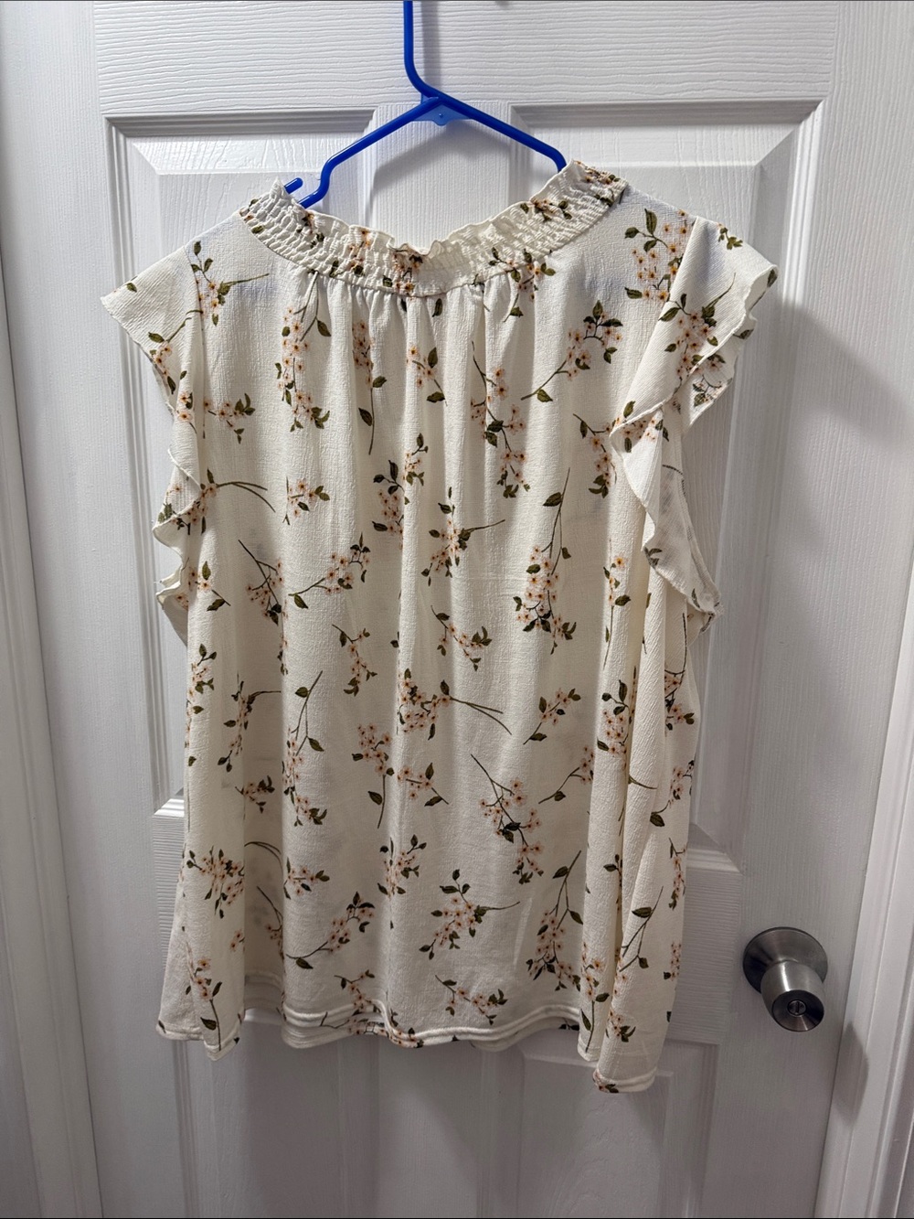 Women’s Cream Floral Ruffle Sleeve Blouse